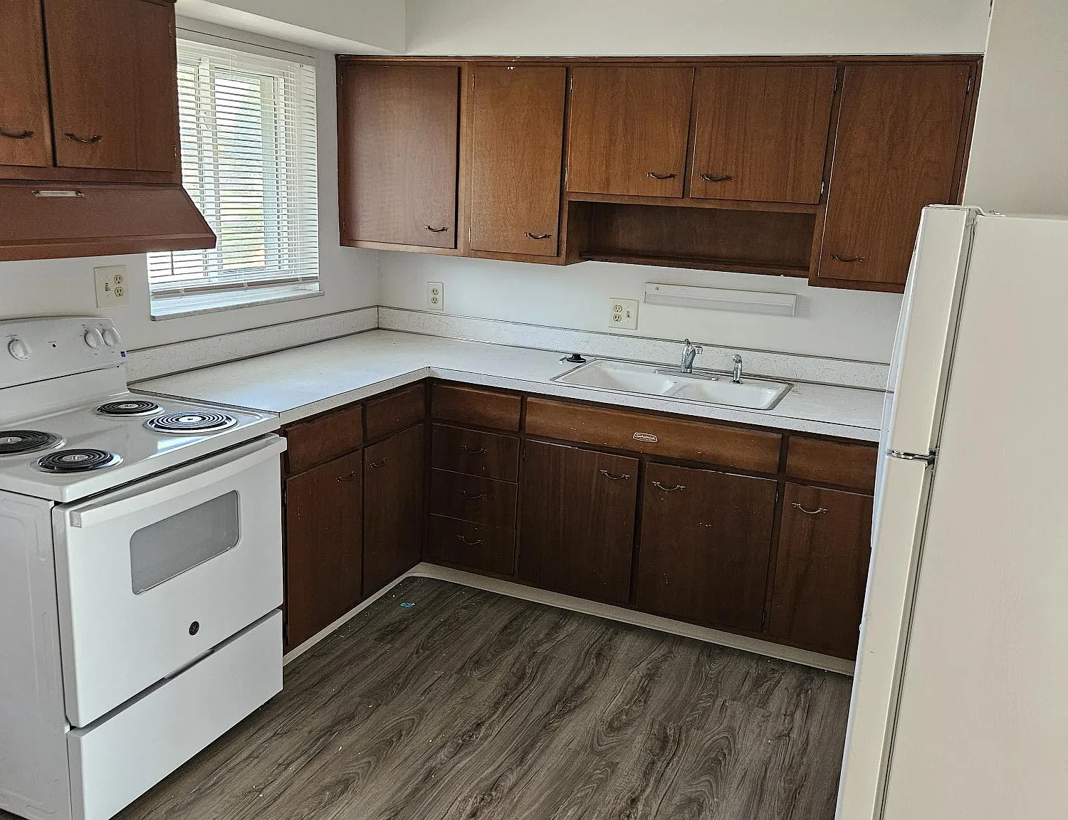2 bed, $1,050 — Photo 1