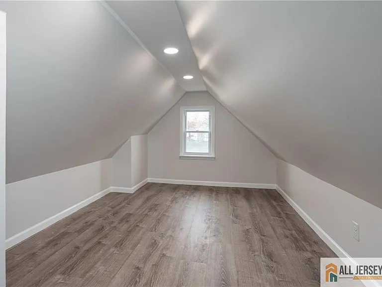 264 Seaman St #2 — Photo 22