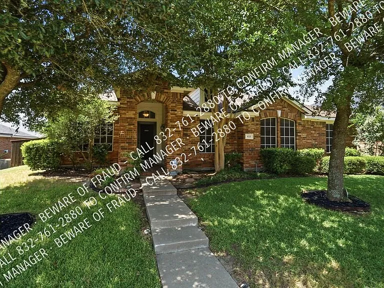 615 Magnolia Ln — Photo 1