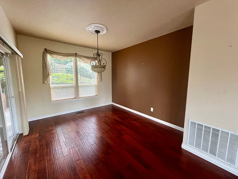 1916 NW 43rd Ave — Photo 9