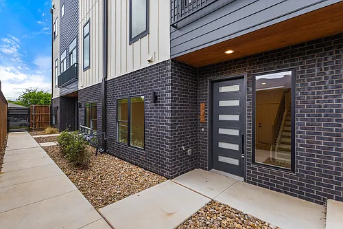 2203 Hondo Ave #205 Photo 1