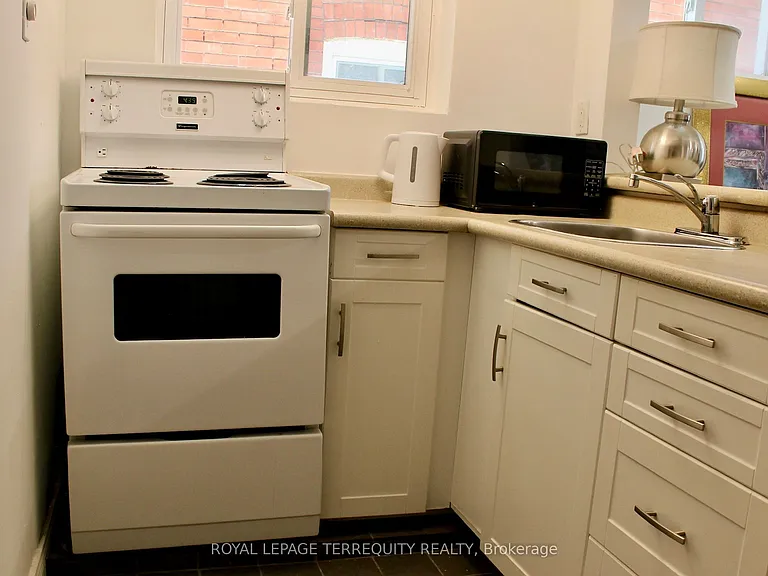 140 Wolverleigh Blvd #LOWER — Photo 15