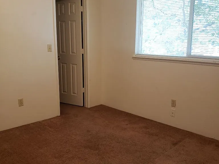 330 Independence Cir — Photo 6