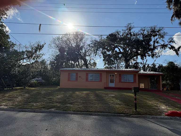 520 Sandra Ave — Photo 3