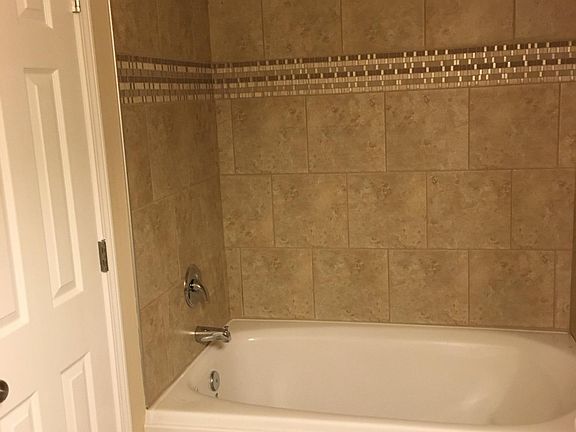 Master Bath with linen closet / 2 sinks 