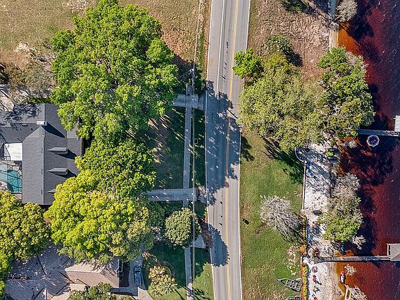 4th image of 2295 S Lakeshore Dr