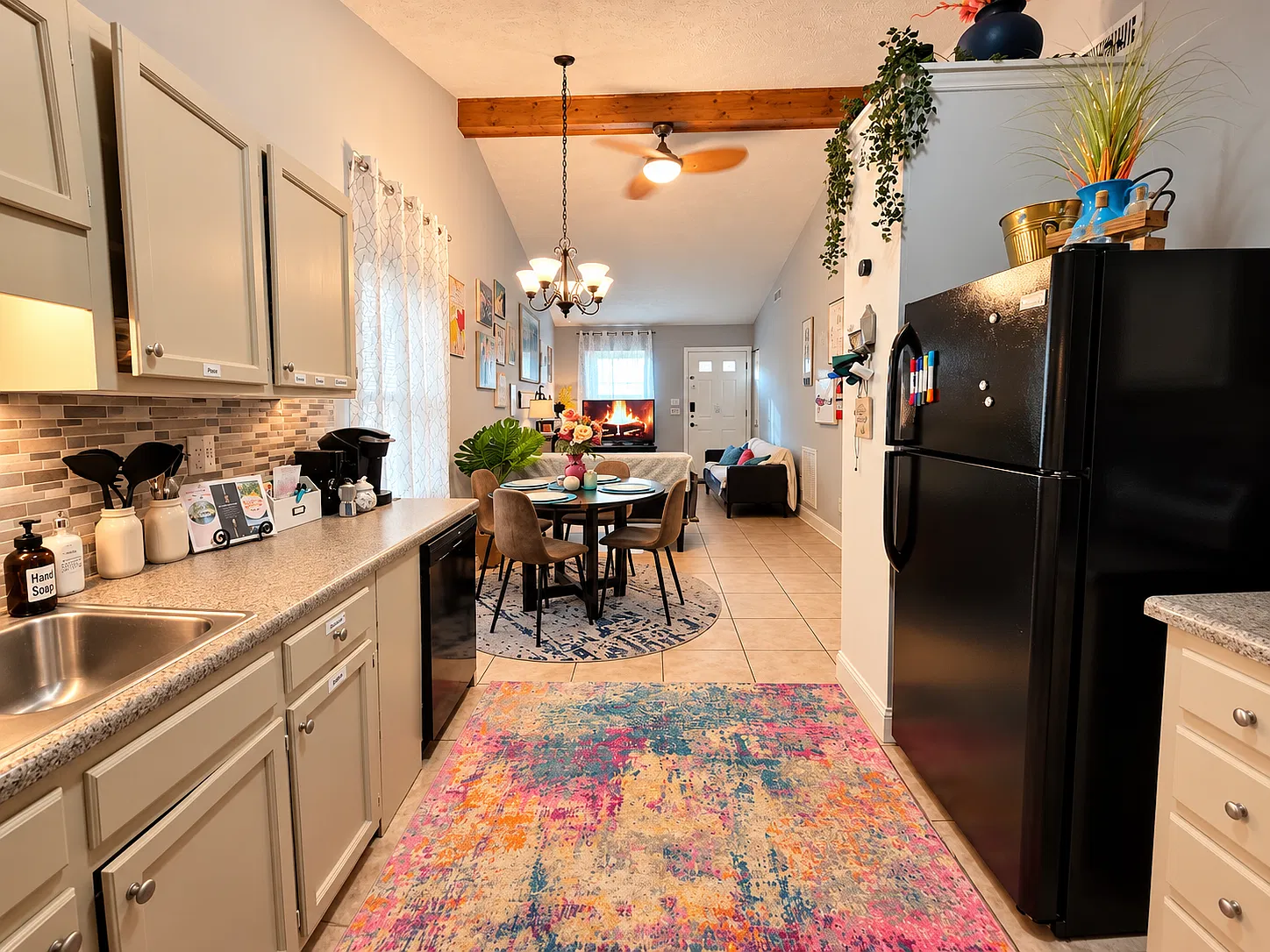 2 bed, 720 sqft, $1,600 — Photo 4