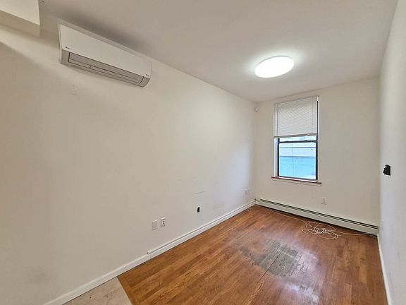 5th image of 2787 W 16th St #2F