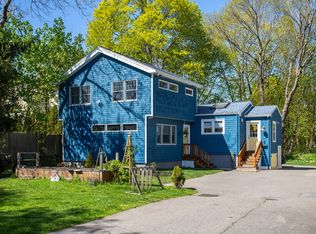 6 Smith Ln, Manchester, MA 01944