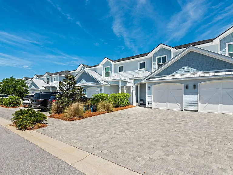 45 Golden Bell Ct #C — Photo 3