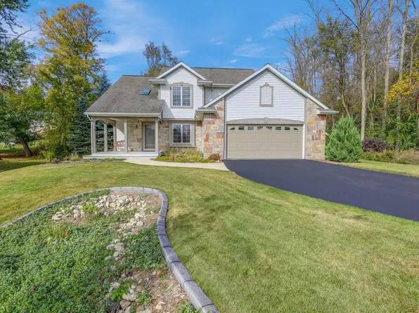 314 Micarl COURT, Manitowoc, WI 54220