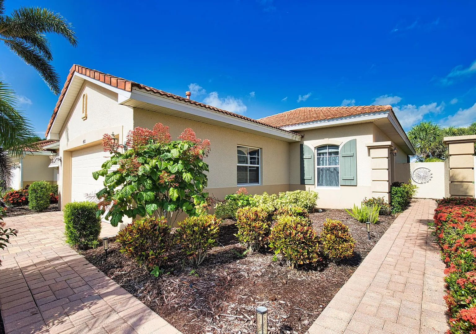 Seasonal Short-Term 2 Bed 2 Bath Single Family Home located in Venetian Golf and River Club! — Photo 2