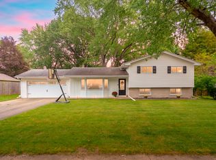 8237 Lovers Ln, Portage, MI 49002