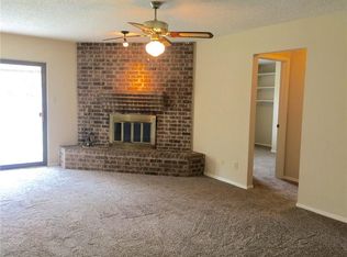 1404 Tobie Layne St, Benbrook, TX 76126