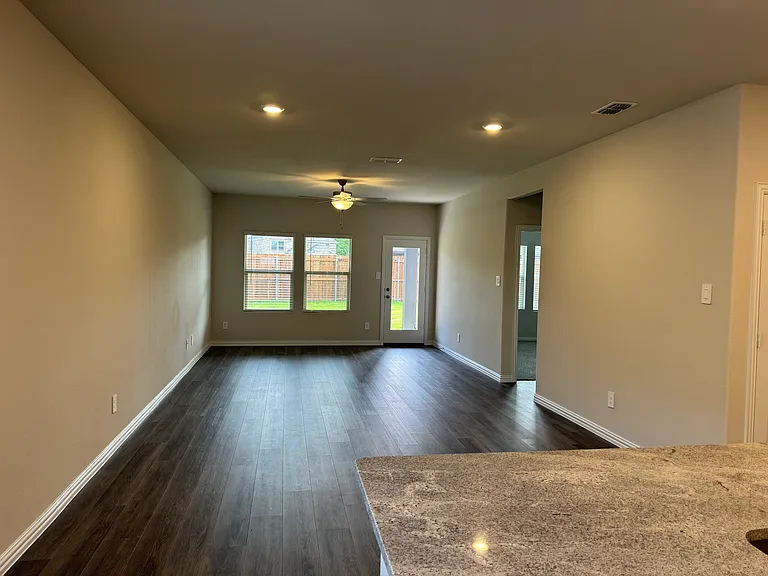 503 Cottagewood Dr — Photo 8
