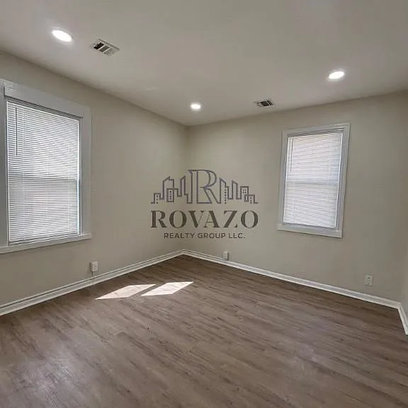105-107 Schley St #2L — Photo 3