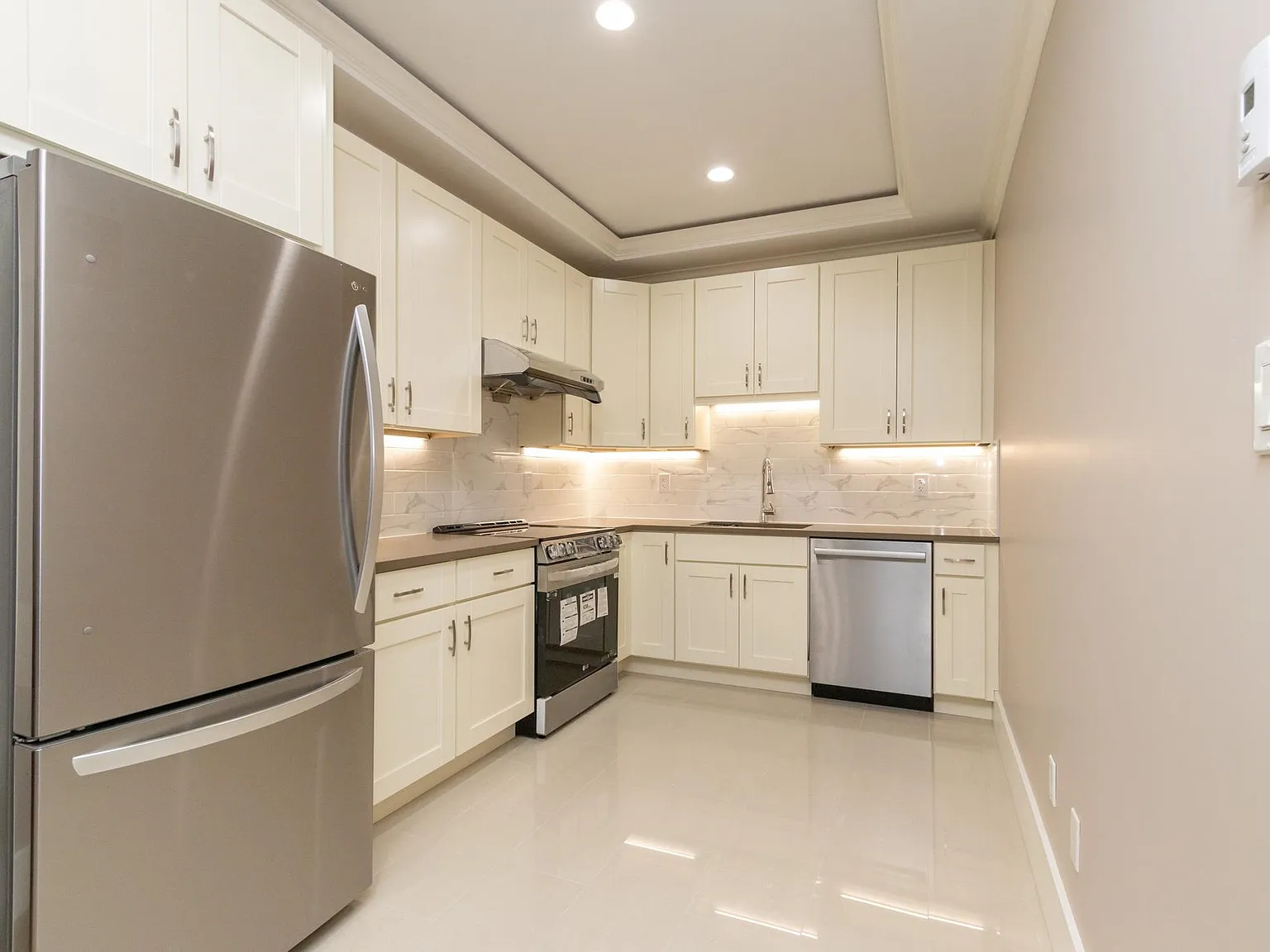 2 bed, 900 sqft, $2,480 — Photo 4