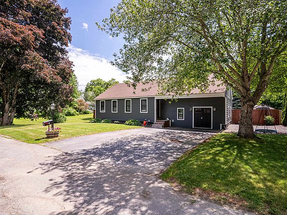 3rd image of 30 Elmview Circle