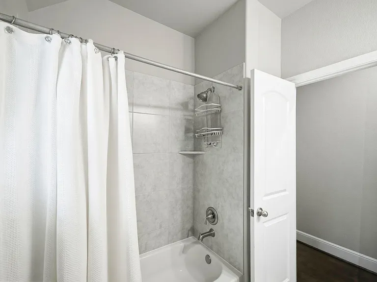 2239 Falcon Brook Dr — Photo 38