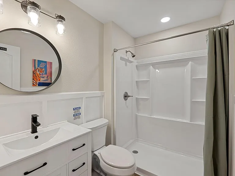 Bright & Clean Bathroom
