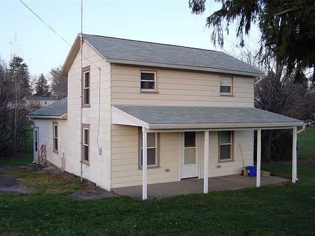 550 W Butler St photo 1