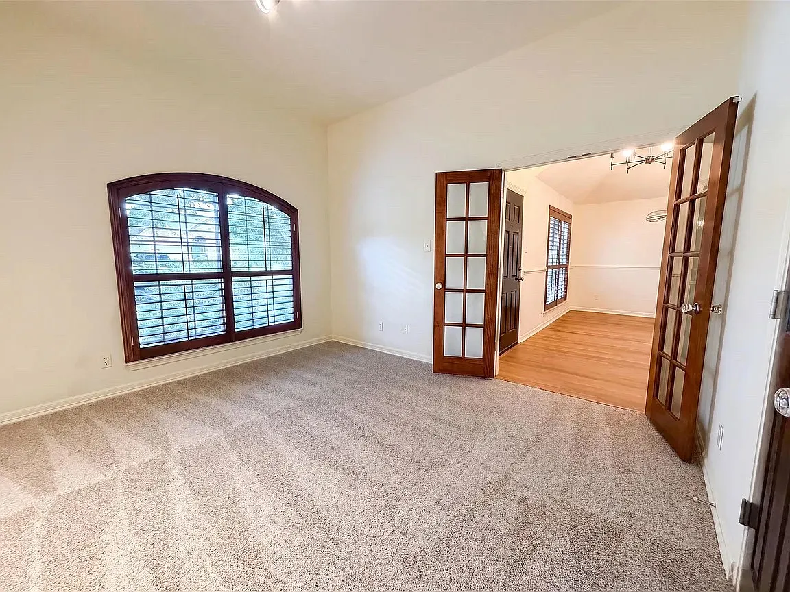 3 bed, 2085 sqft, $1,800 — Photo 2