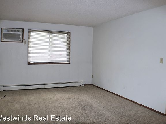 5th image of 326 Finkbine Ln APT 1