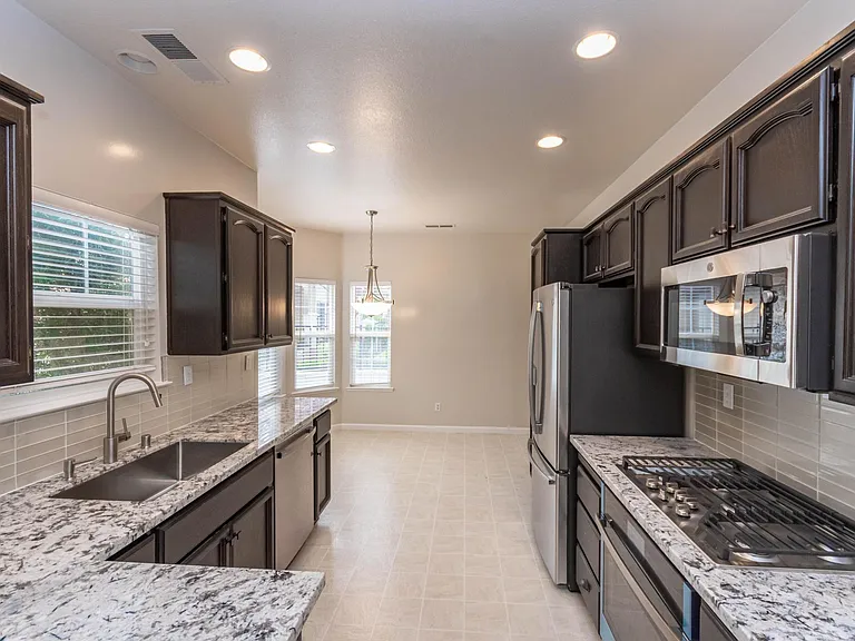 9925 Villa Granito Ln — Photo 12