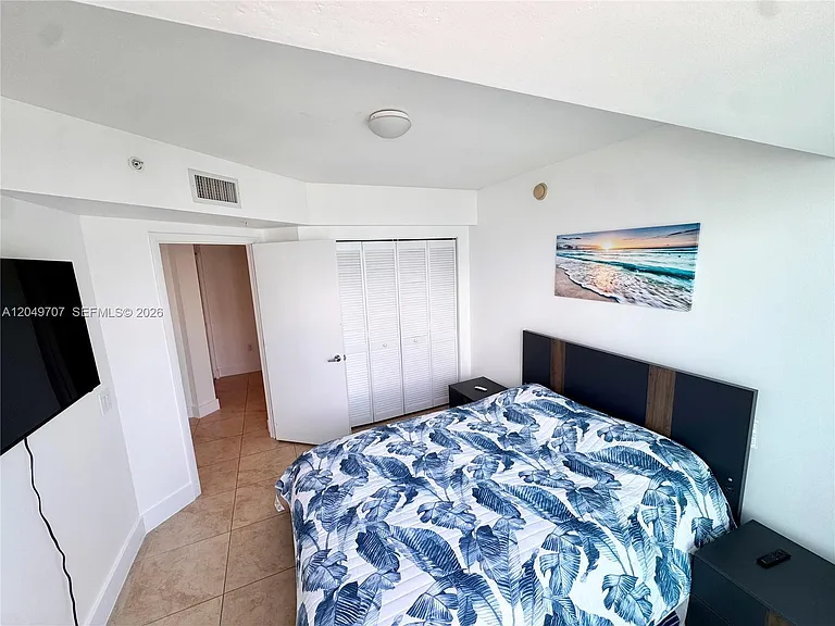 41 SE 5th St #1917 — Photo 3