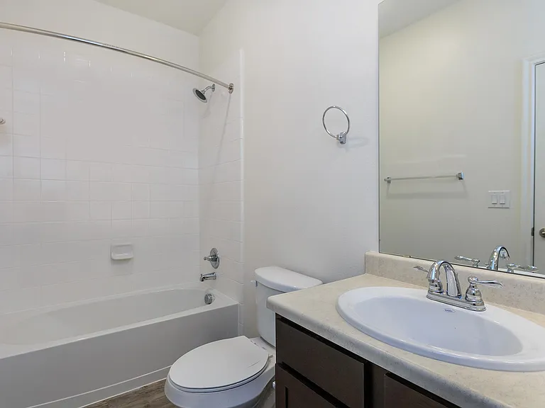 Alton Park Apartments — Photo 55