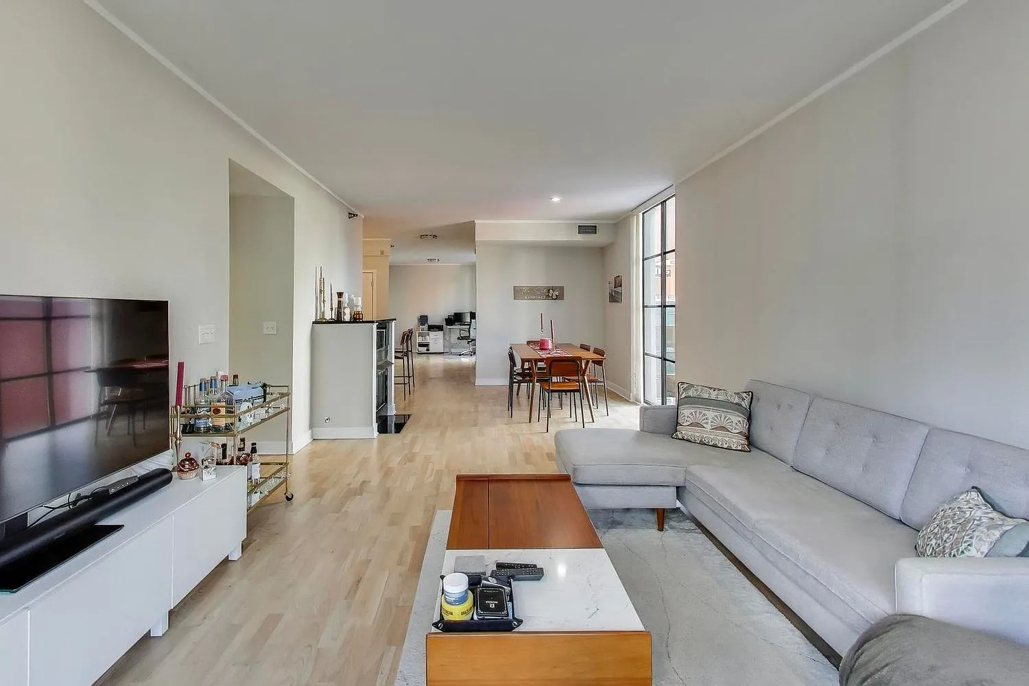 2 bed, 1428 sqft, $3,900 — Photo 3