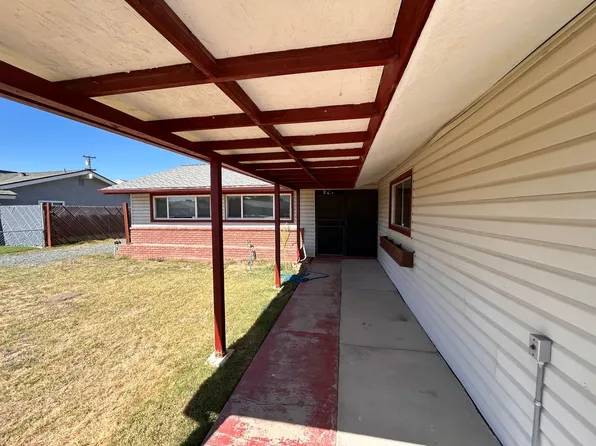 25 Linda Ln, Lemoore, CA 93245
