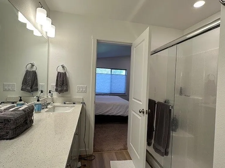 710 NE Rickenbacker Rd — Photo 11
