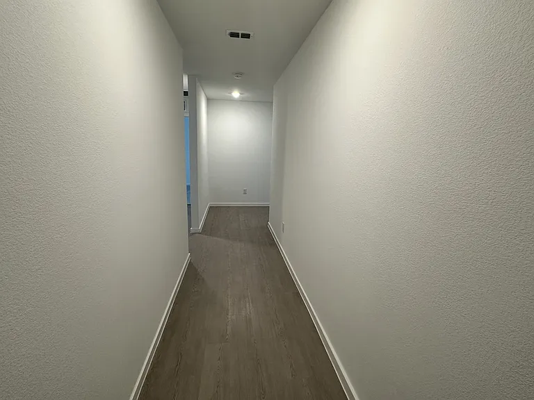 3703 Longleaf Dr — Photo 5