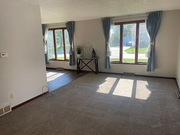 5th image of 320 Barnett Dr