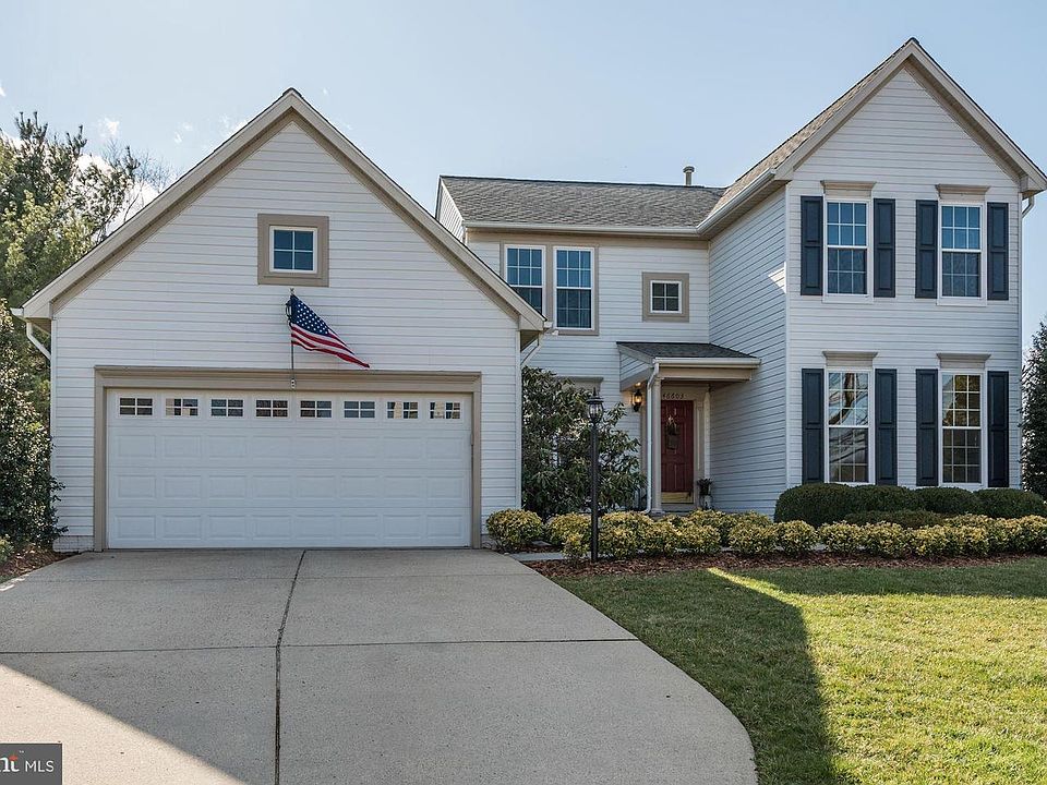 1st image of 46603 Oakhurst Ct