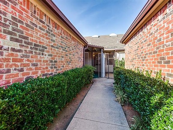 2nd image of 3214 Wykes Dr