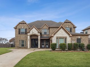 920 E Danbury Dr, Desoto, TX 75115