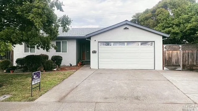 2502 Orchid St photo 1