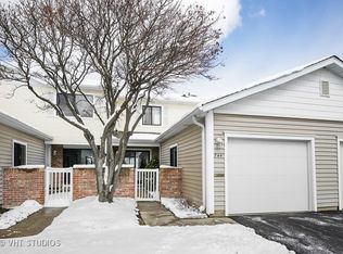 744 Lakeview Pt, Schaumburg, IL 60194