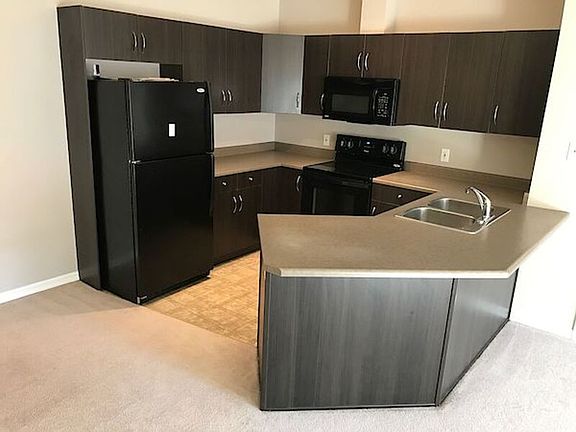 2nd image of 263 Macewan Rd SW #335