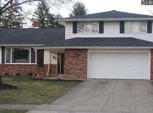 5421 Bluebell Dr, Lyndhurst, OH