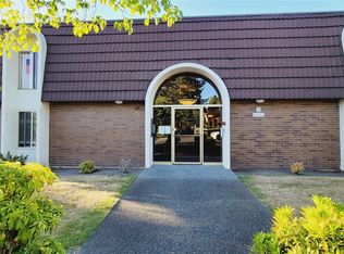 11112 NE 68th St APT 318, Kirkland, WA