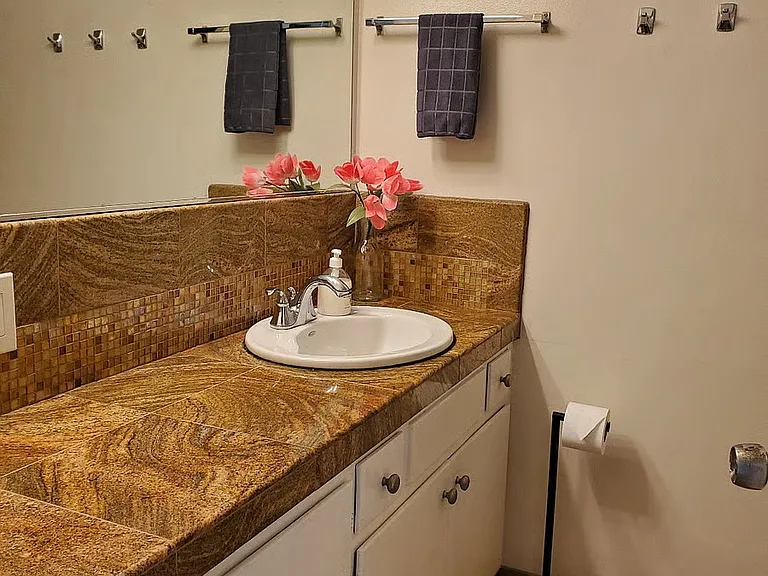 886 Lakewood Dr — Photo 12