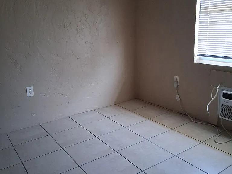 27 W Crystal Ave #202 — Photo 4