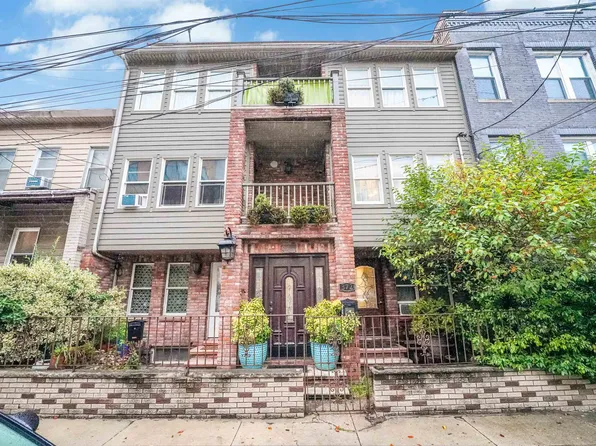372 5th Street image 1 of 30