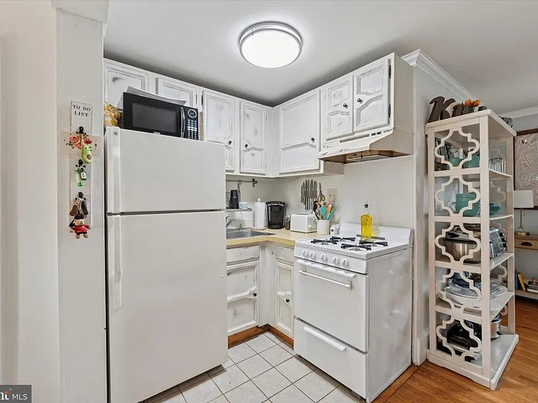 328 S Juniper St #3F — Photo 7