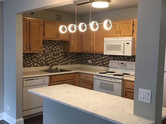 2nd image of 200 N Dearborn St Unit 1201