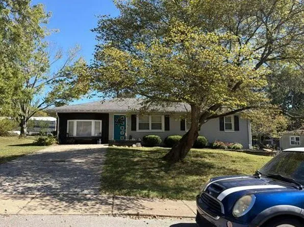 1225 N 2nd St, Boonville, IN 47601