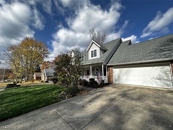 2nd image of 1602 Rosewood Dr